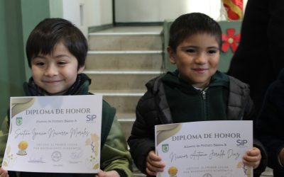 Ceremonia de Premiaciones: Celebrando la Prudencia, el Esfuerzo Académico y la Pasión por la Lectura.