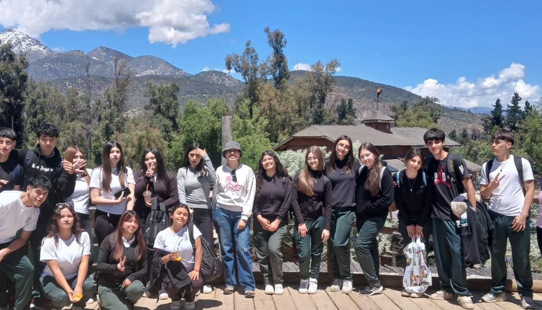 Estudiantes del electivo de Ecología realizan salida pedagógica al Parque La Vizcachas