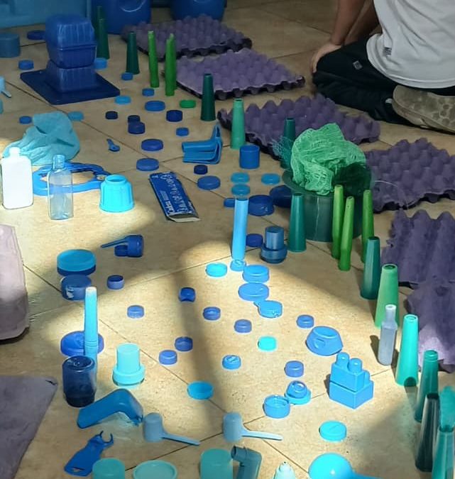 Estudiantes de 2° básico vivieron experiencia artística sustentable junto a Proyecto Viceversa