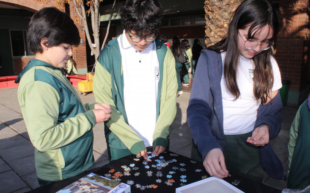 En el Colegio Los Nogales, la lectura y la escritura salen al encuentro de la comunidad educativa.