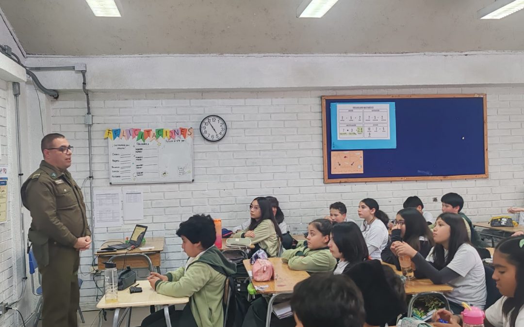 Visita de Carabineros de Chile fortalece la formación y el cuidado de nuestros estudiantes